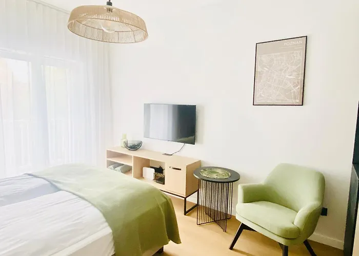 Green Apartment Poznan Plac Wolnosci 6